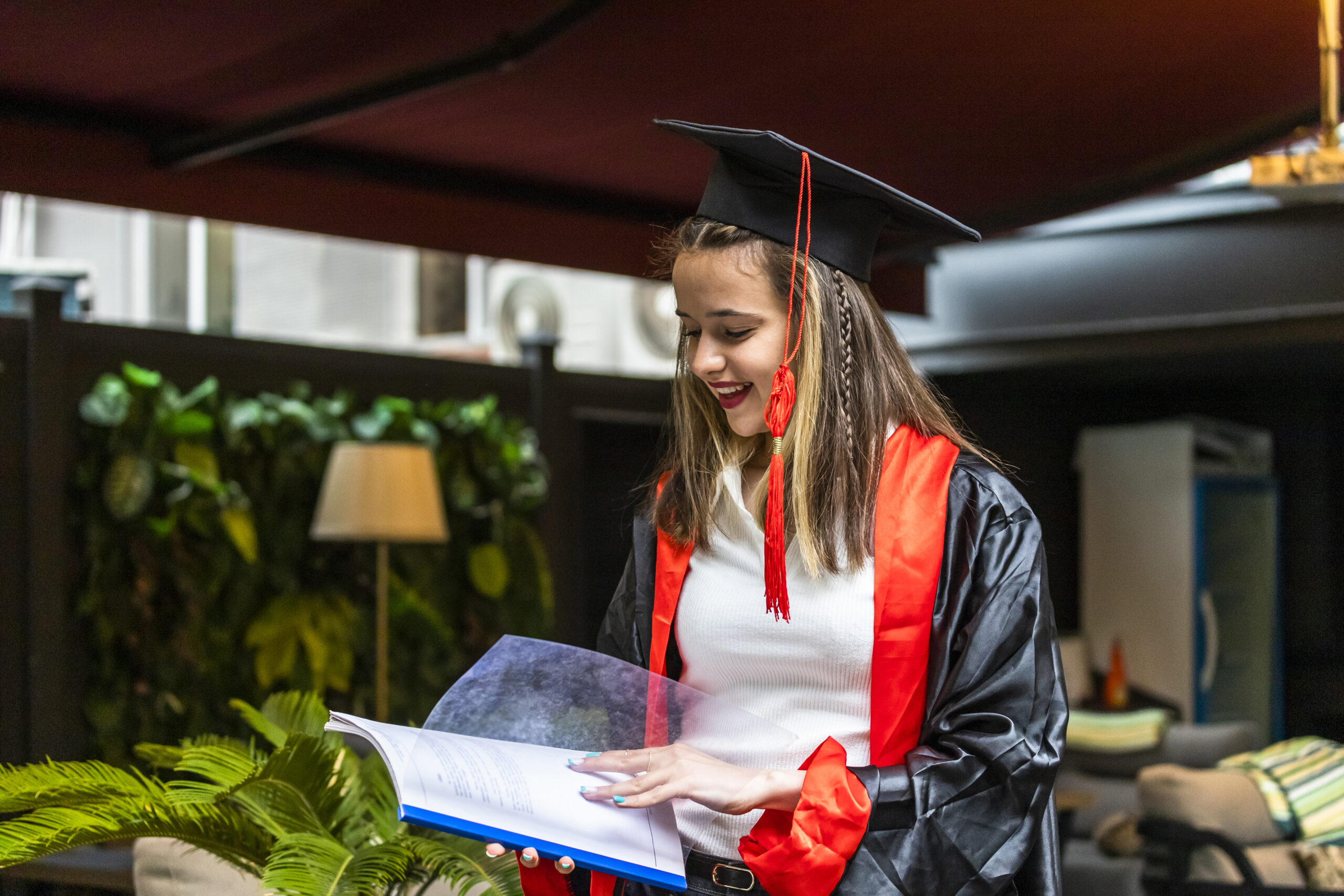 How to Get a Strong Scholarship Recommendation Letter